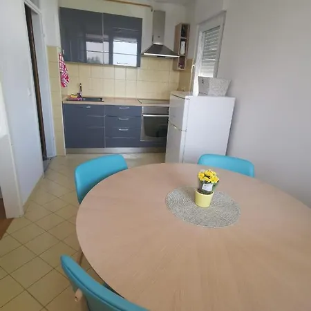 شقة Apartman Mila بولا